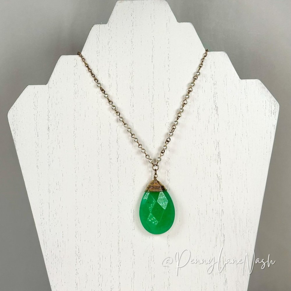 Vintage Green Oval Gem on Gold Chain& Mini Pearls Necklace - Picture 1 of 5